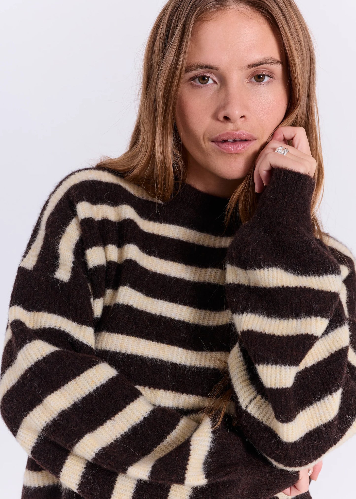 Halli stripe o-neck knit top
