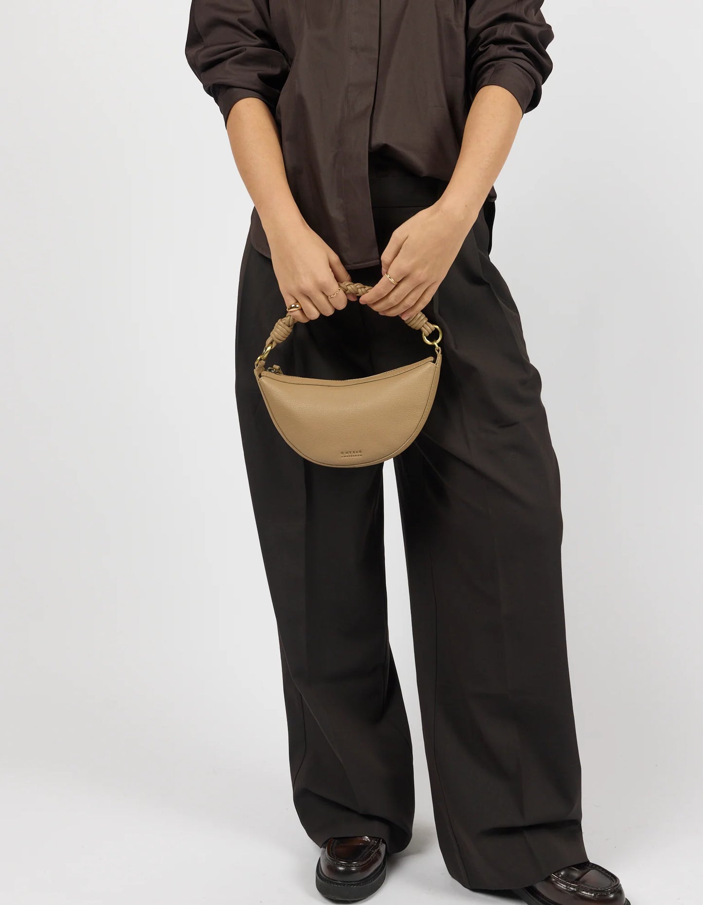 Leo mini - Sand Soft Grain Leer
